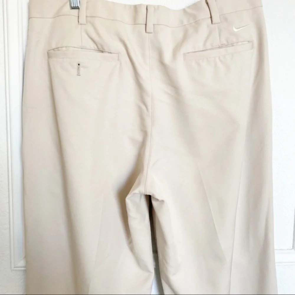 NikeGolf Dri fit Golf Pants in Beige